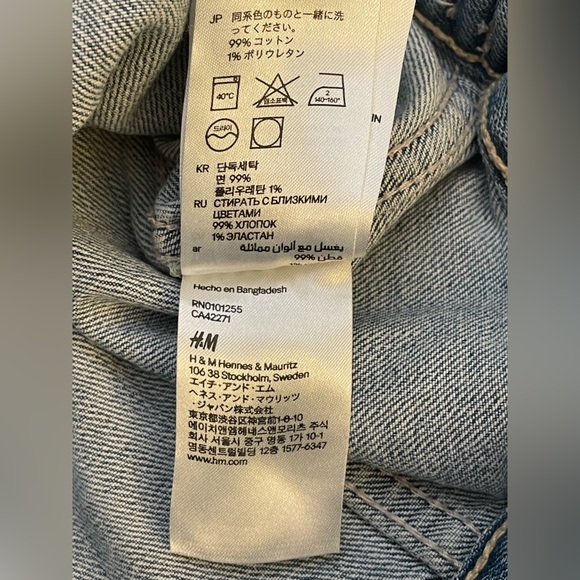 +FREE🎁  Y2K H&M L.O.G.G. Light Colored Tailor Cut Jean jacket - size 4 - Picture 8 of 16